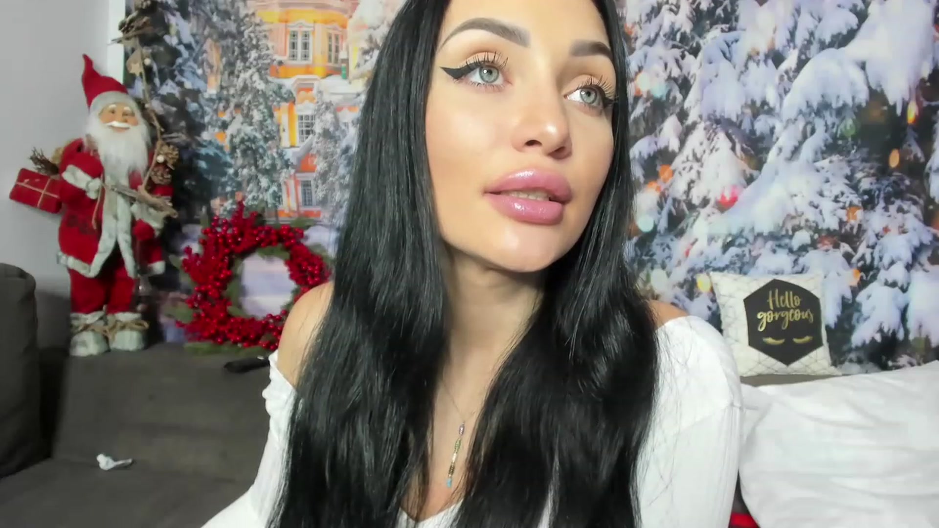 Gallery image thumbnail from AletaOcean's myfreecams stream on, 12/12/2022, 09:07 image 17 of 20