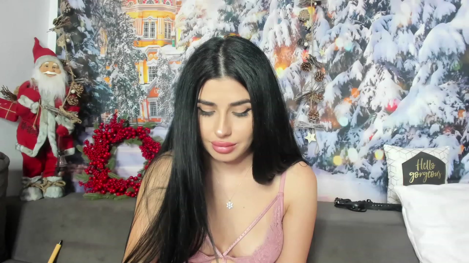 Gallery image thumbnail from AletaOcean's myfreecams stream on, 12/19/2022, 10:24 image 19 of 20