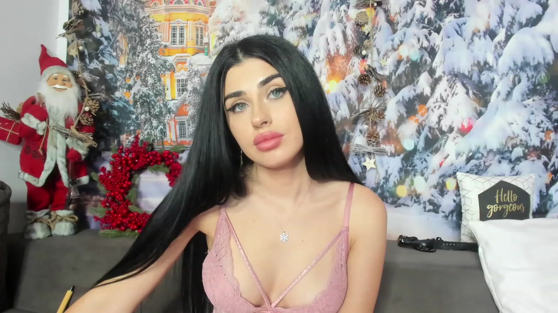 Gallery image thumbnail from AletaOcean's myfreecams stream on, 12/19/2022, 10:24 image 17 of 20
