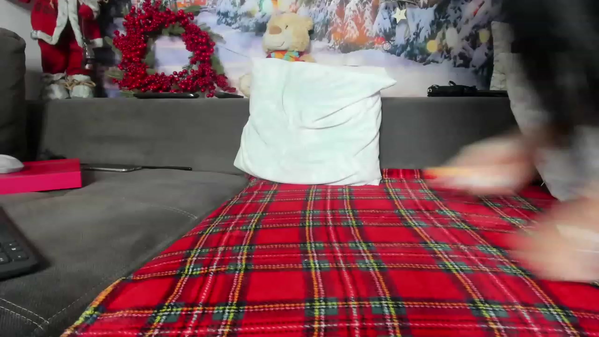 Gallery image thumbnail from AletaOcean's myfreecams stream on, 12/19/2022, 10:24 image 10 of 20