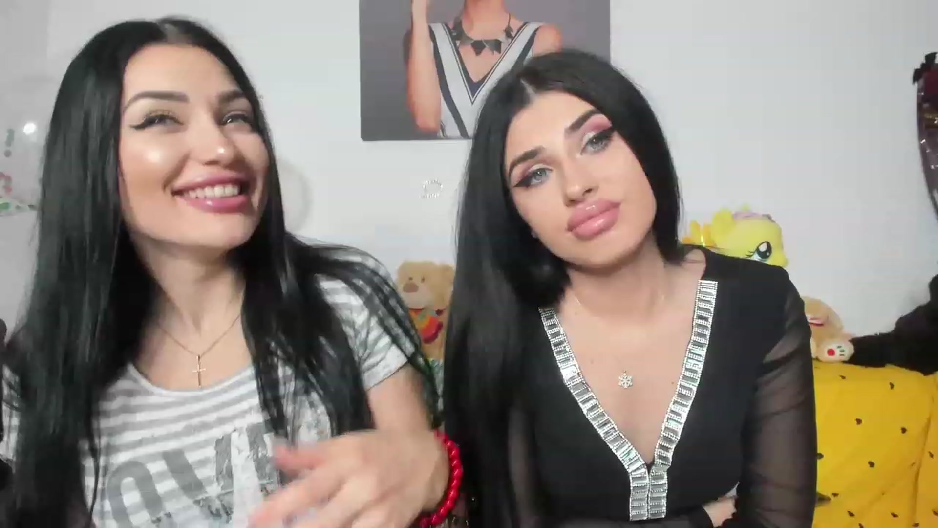 Gallery image thumbnail from AletaOcean's myfreecams stream on, 01/17/2023, 07:04 image 6 of 20
