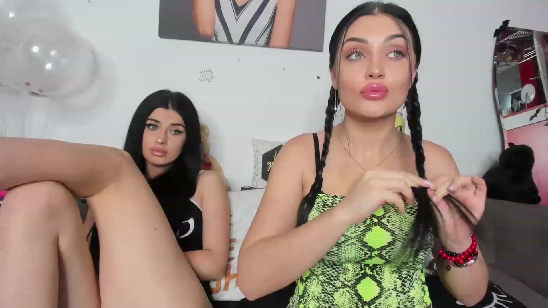 Gallery image thumbnail from AletaOcean's myfreecams stream on, 01/26/2023, 07:17 image 19 of 20