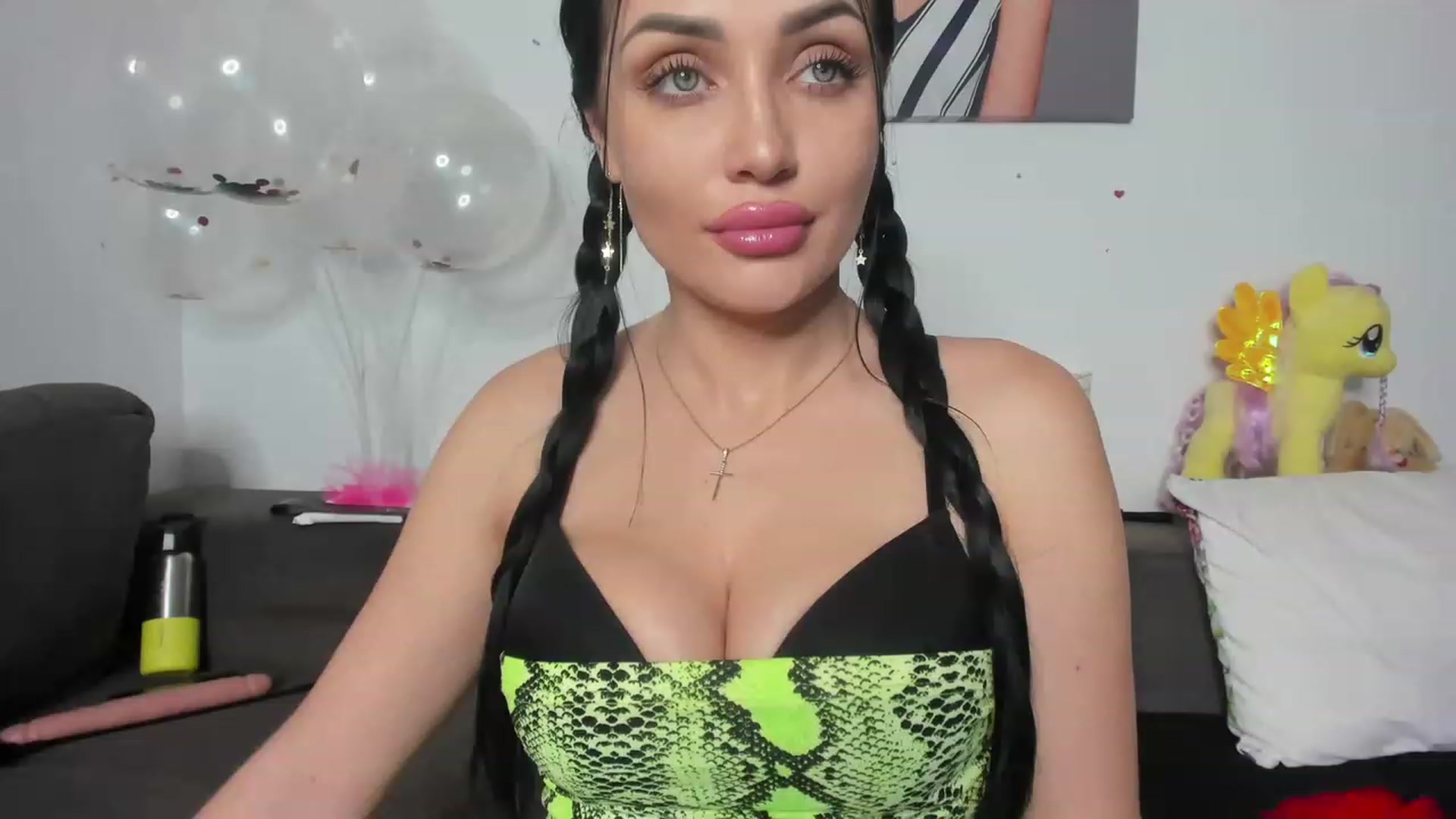 Gallery image thumbnail from AletaOcean's myfreecams stream on, 01/26/2023, 07:34 image 14 of 20