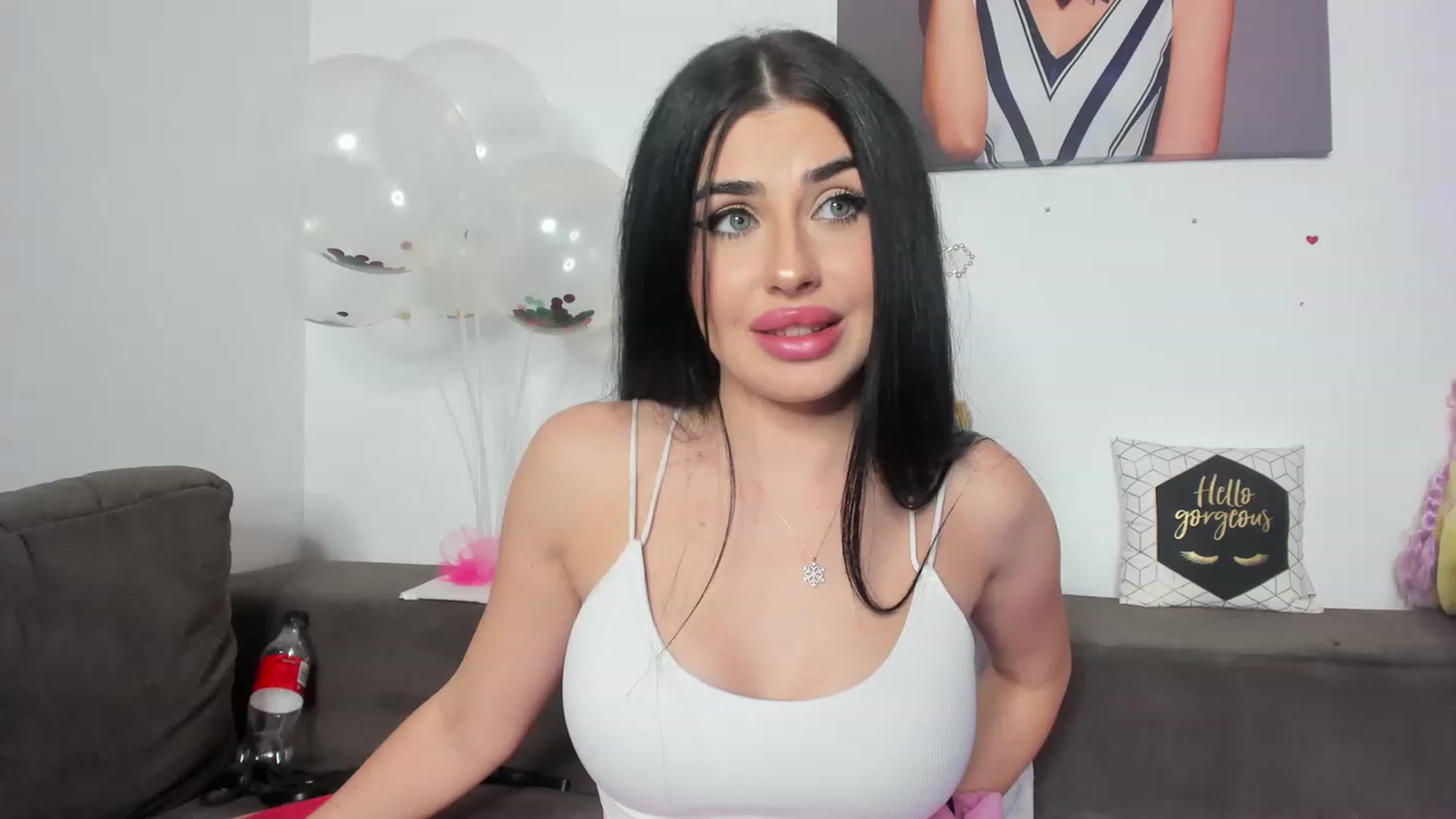 Gallery image thumbnail from AletaOcean's myfreecams stream on, 02/13/2023, 23:40 image 17 of 20
