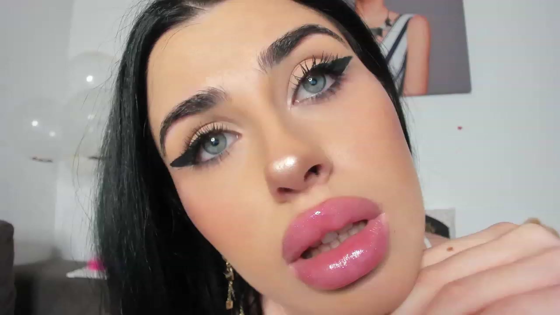 Gallery image thumbnail from AletaOcean's myfreecams stream on, 03/15/2023, 16:20 image 2 of 20