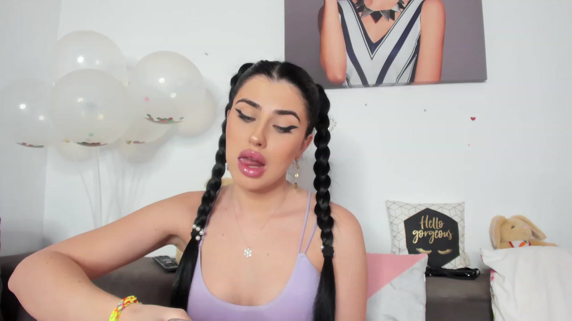 Gallery image thumbnail from AletaOcean's myfreecams stream on, 03/17/2023, 14:43 image 2 of 20