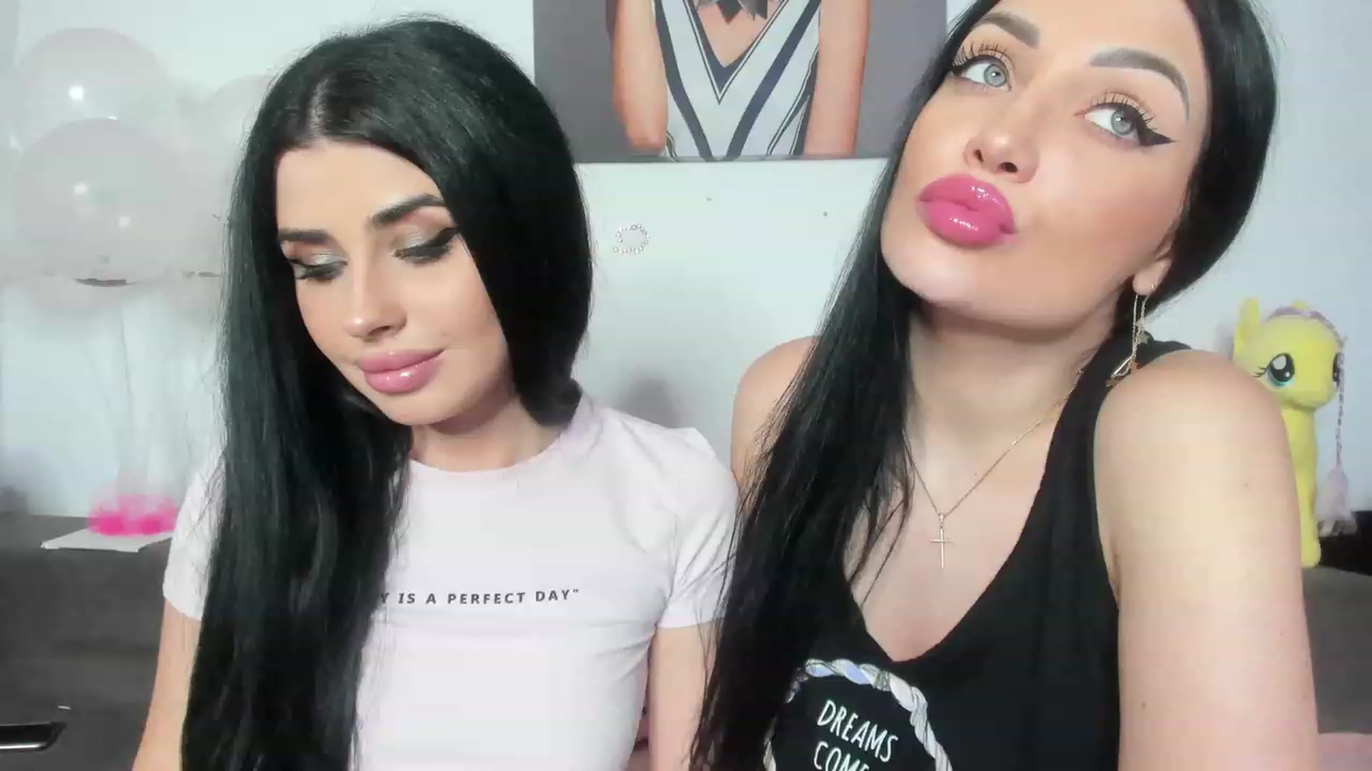 Gallery image thumbnail from AletaOcean's myfreecams stream on, 03/20/2023, 17:09 image 7 of 20