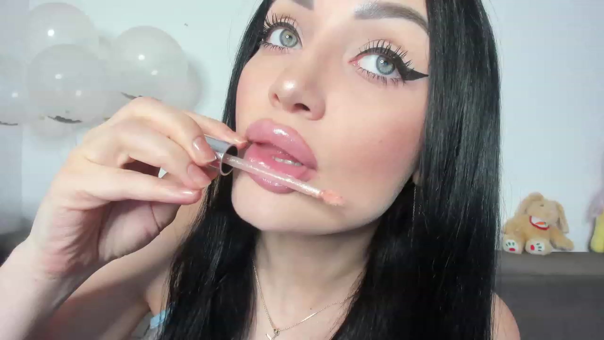 Gallery image thumbnail from AletaOcean's myfreecams stream on, 03/27/2023, 10:02 image 8 of 20