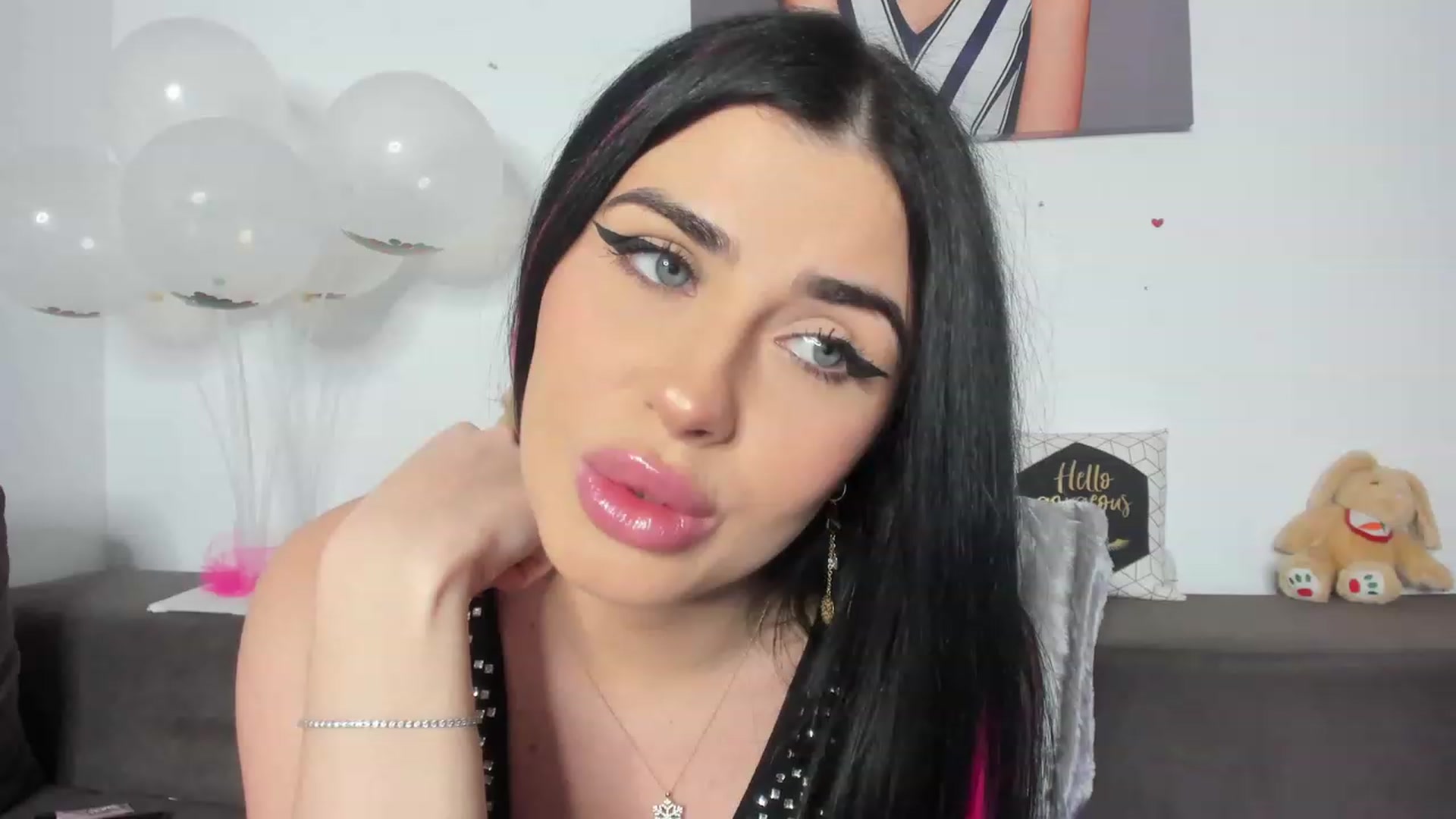 Gallery image thumbnail from AletaOcean's myfreecams stream on, 03/27/2023, 12:57 image 2 of 20