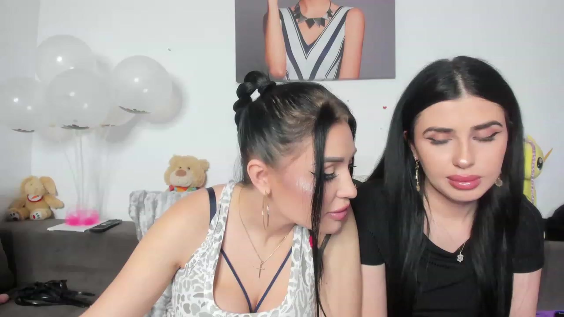Gallery image thumbnail from AletaOcean's myfreecams stream on, 03/31/2023, 11:12 image 4 of 20