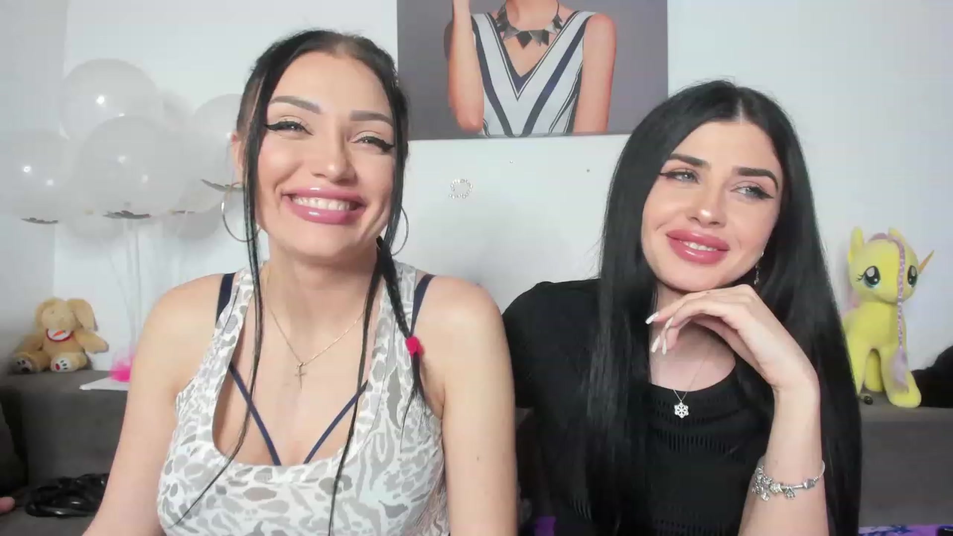 Gallery image thumbnail from AletaOcean's myfreecams stream on, 03/31/2023, 11:12 image 3 of 20