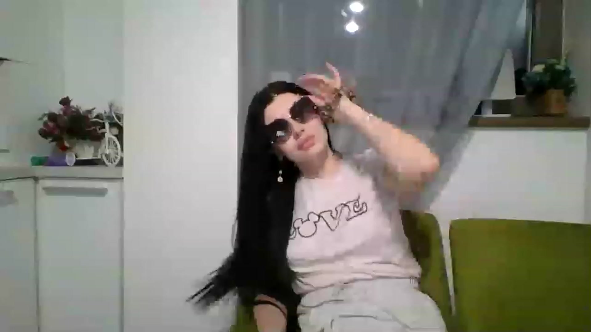 Gallery image thumbnail from AletaOcean's myfreecams stream on, 04/01/2023, 17:39 image 18 of 20