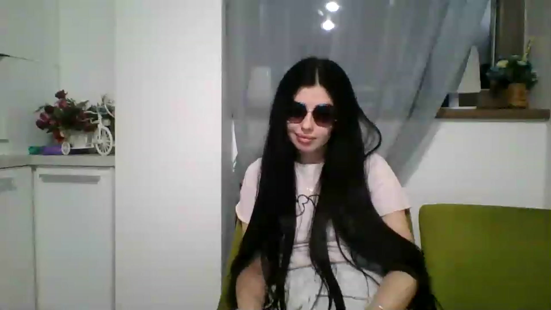 Gallery image thumbnail from AletaOcean's myfreecams stream on, 04/01/2023, 17:39 image 16 of 20