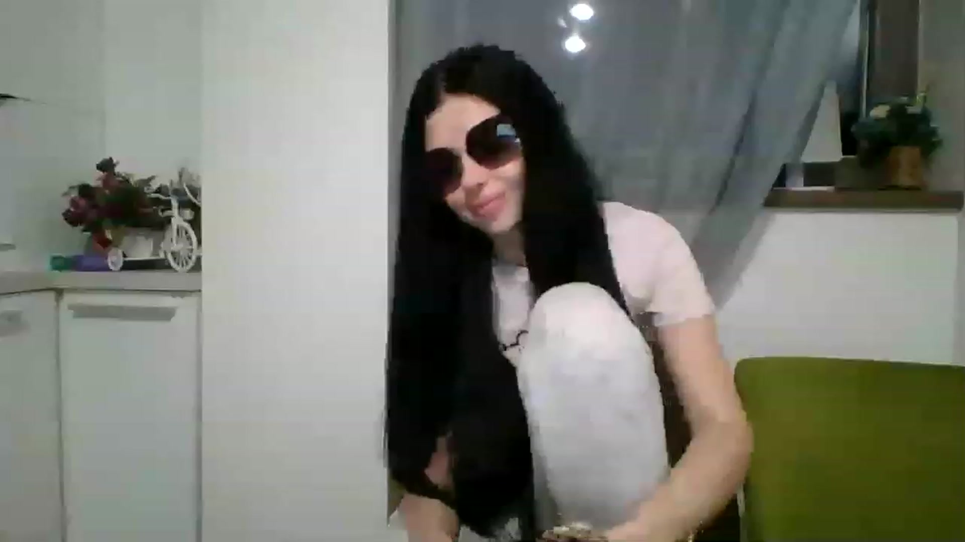 Gallery image thumbnail from AletaOcean's myfreecams stream on, 04/01/2023, 17:39 image 19 of 20