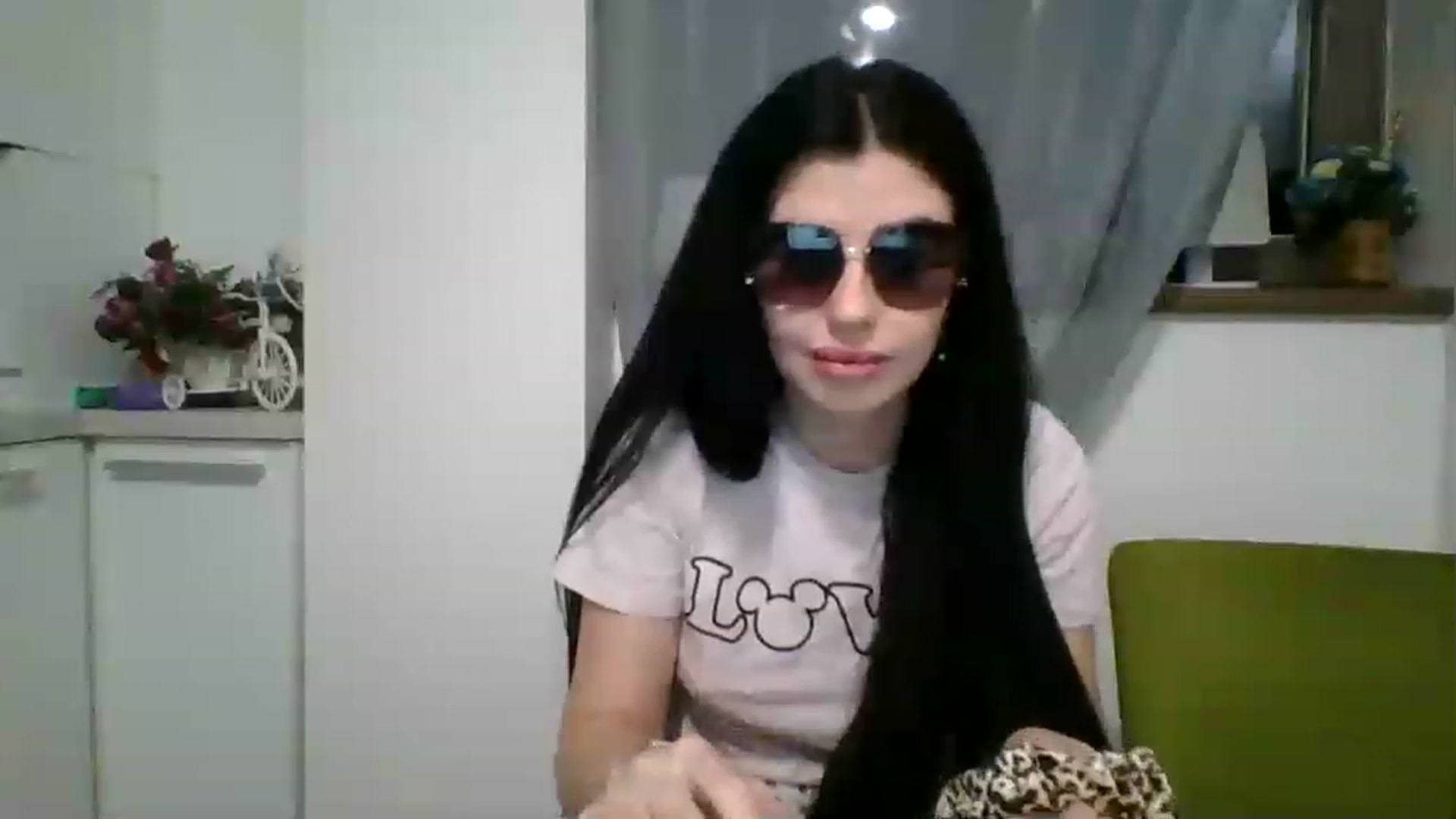 Gallery image thumbnail from AletaOcean's myfreecams stream on, 04/01/2023, 17:39 image 8 of 20