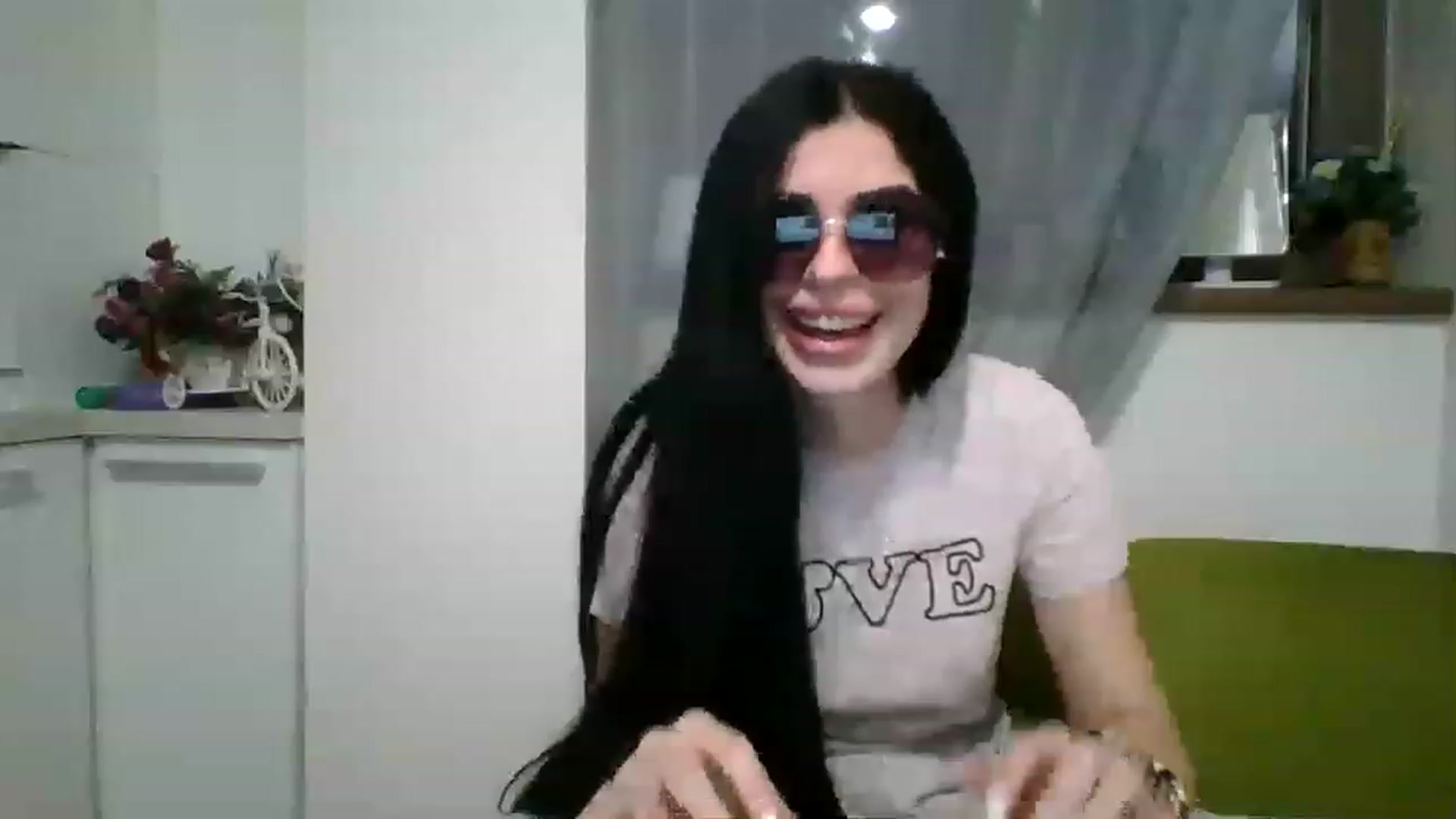 Gallery image thumbnail from AletaOcean's myfreecams stream on, 04/01/2023, 19:09 image 3 of 20