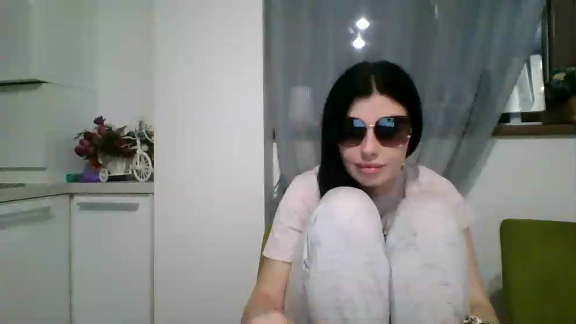 Gallery image thumbnail from AletaOcean's myfreecams stream on, 04/01/2023, 19:09 image 14 of 20