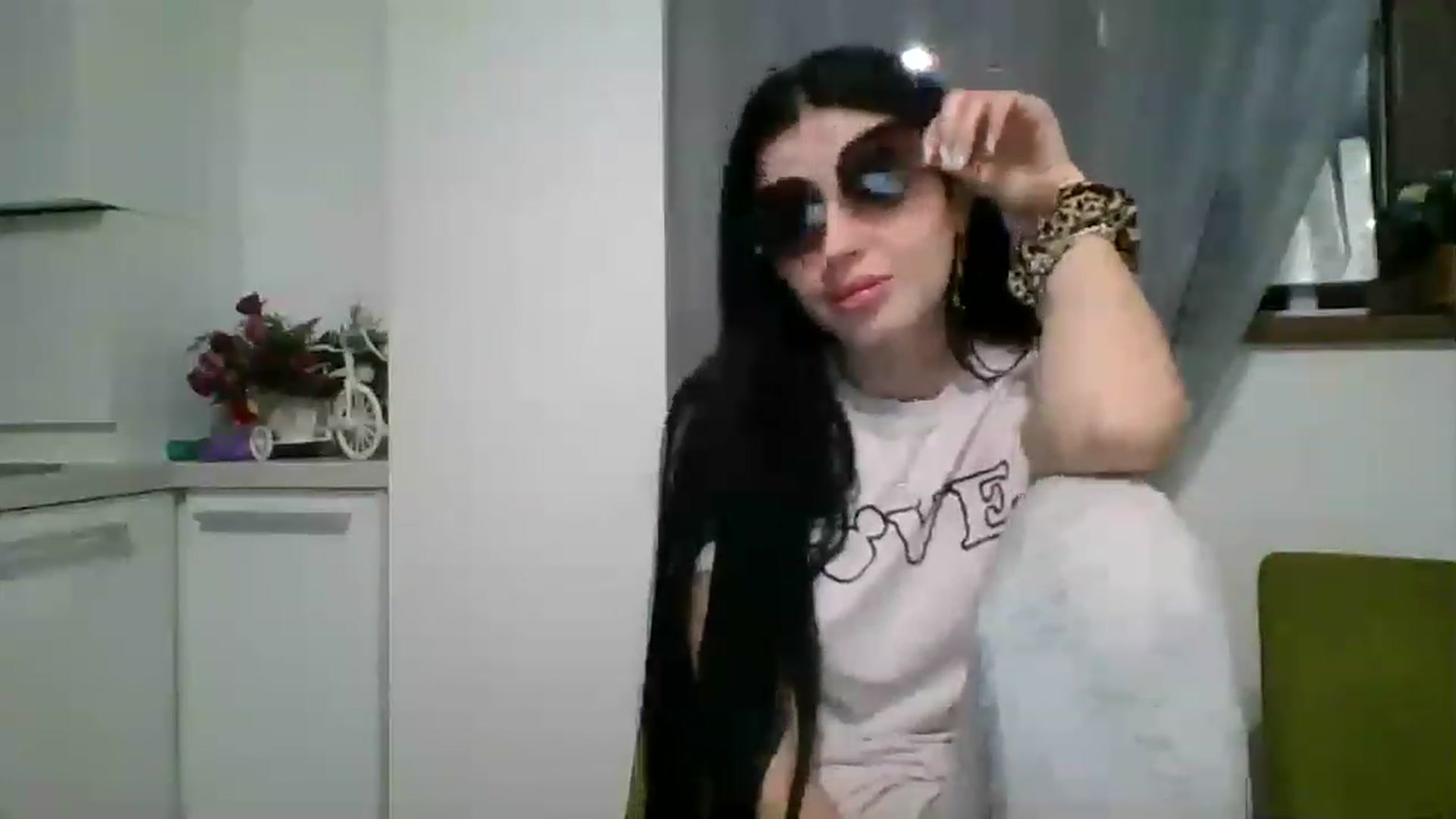 Gallery image thumbnail from AletaOcean's myfreecams stream on, 04/01/2023, 19:09 image 10 of 20