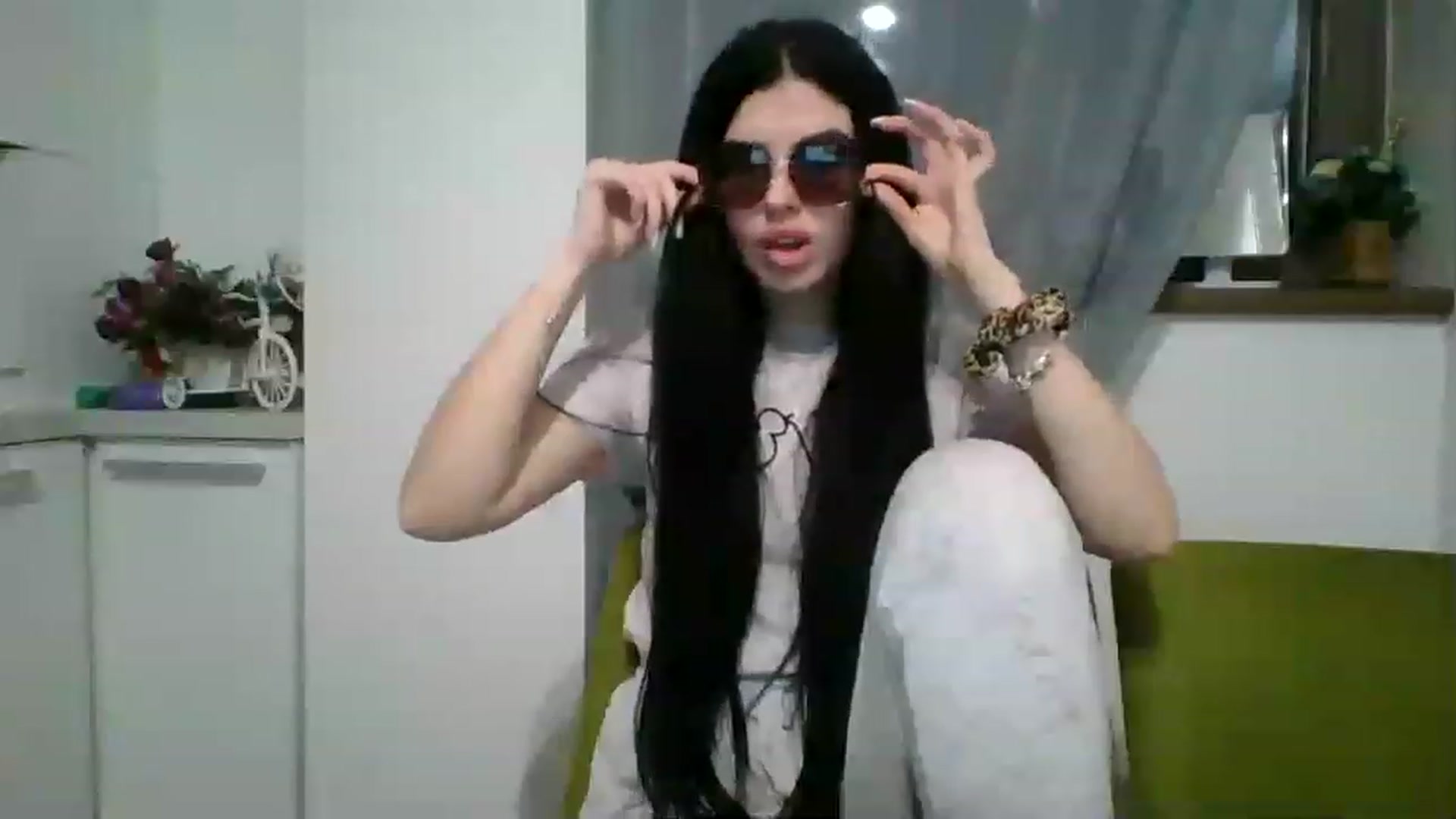 Gallery image thumbnail from AletaOcean's myfreecams stream on, 04/01/2023, 19:09 image 4 of 20