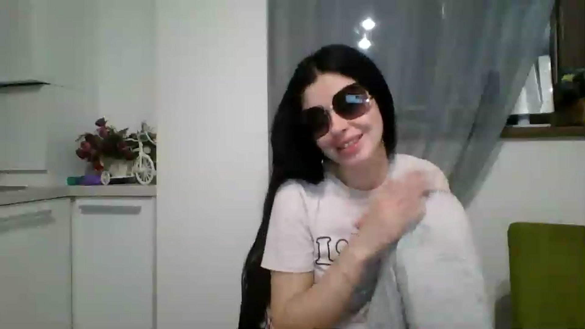 Gallery image thumbnail from AletaOcean's myfreecams stream on, 04/01/2023, 19:09 image 16 of 20