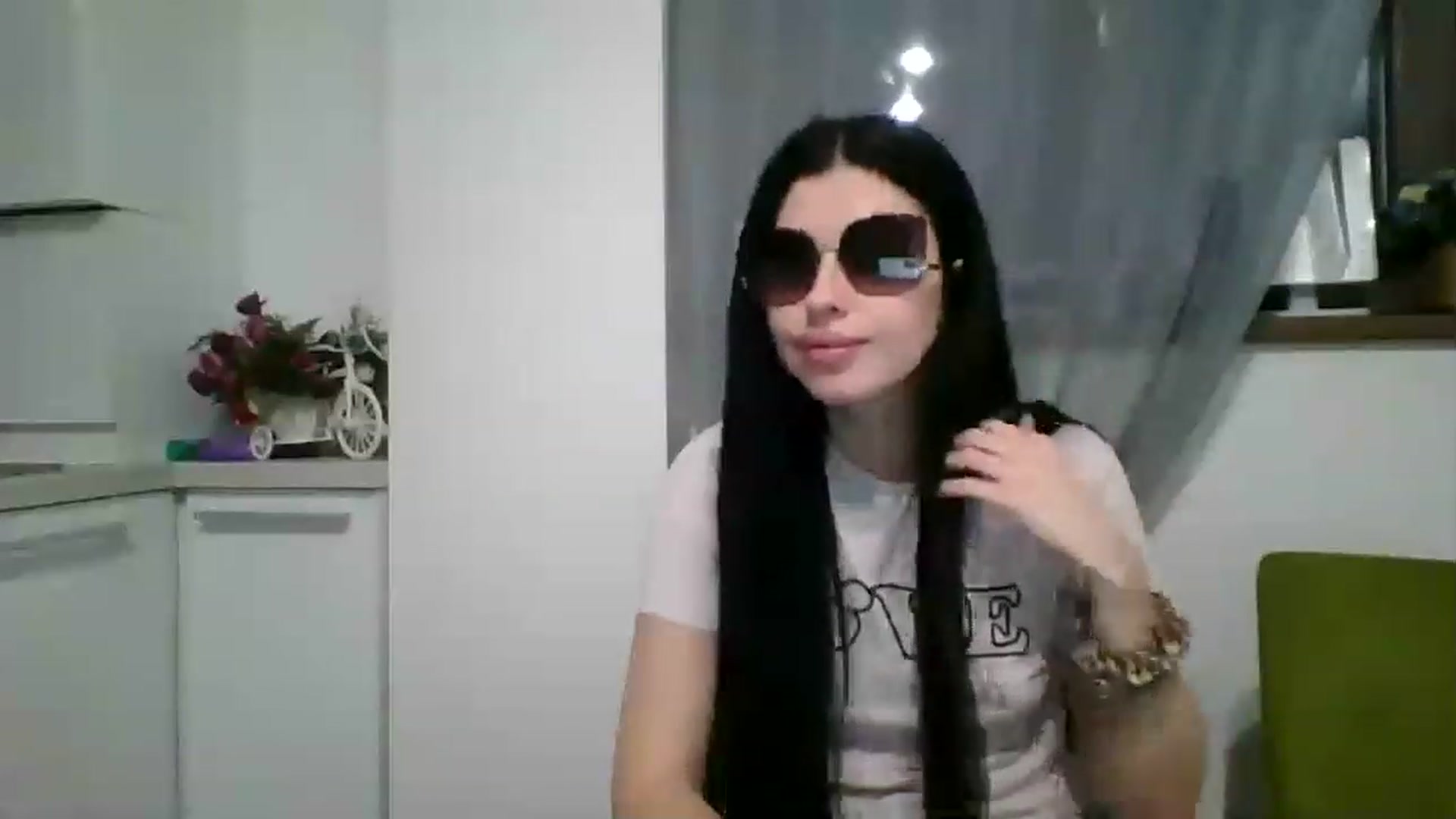 Gallery image thumbnail from AletaOcean's myfreecams stream on, 04/01/2023, 19:09 image 9 of 20