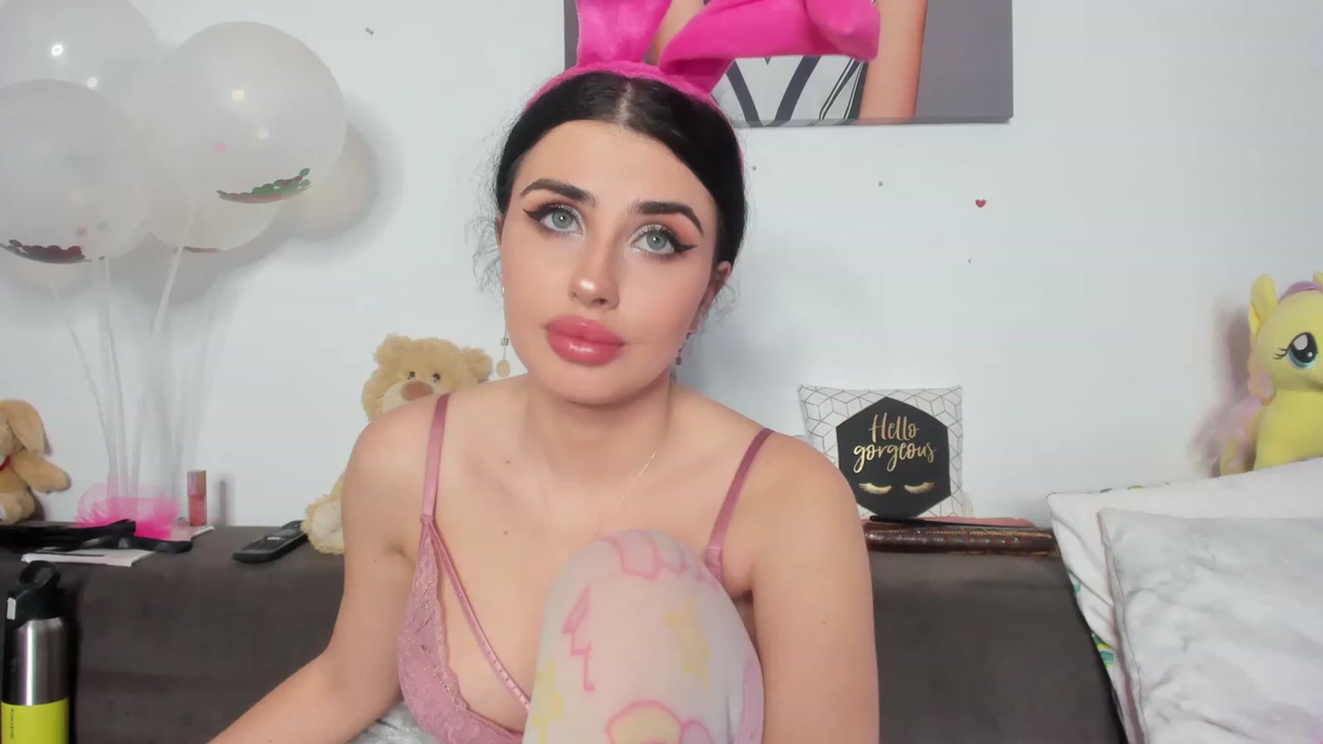 Gallery image thumbnail from AletaOcean's myfreecams stream on, 04/08/2023, 08:29 image 2 of 20
