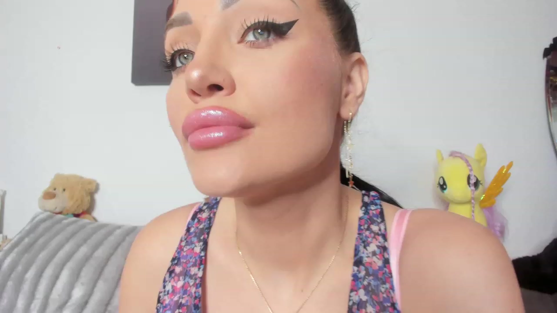 Gallery image thumbnail from AletaOcean's myfreecams stream on, 04/13/2023, 09:15 image 13 of 20
