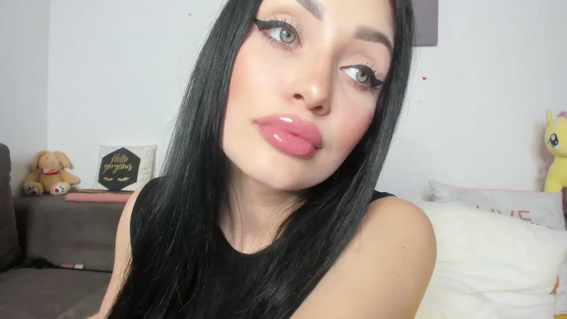 Gallery image thumbnail from AletaOcean's myfreecams stream on, 04/19/2023, 07:43 image 10 of 20