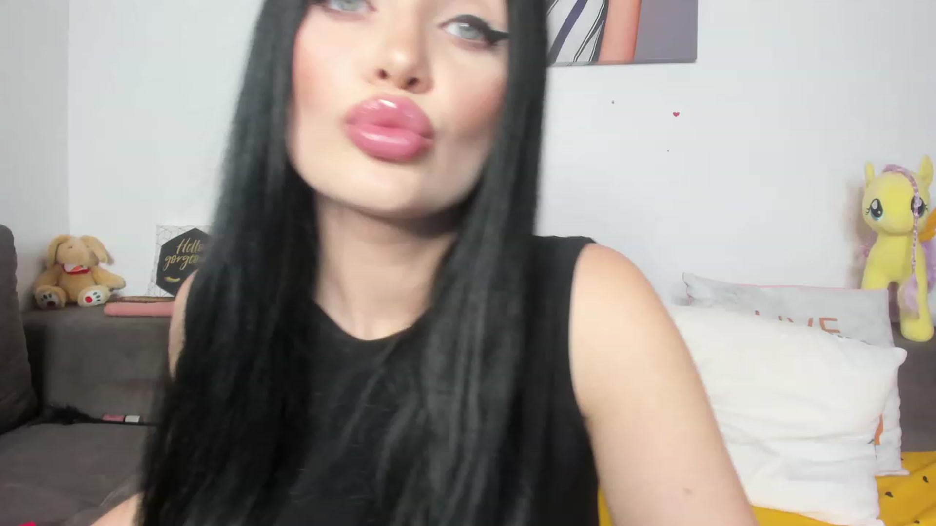 Gallery image thumbnail from AletaOcean's myfreecams stream on, 04/19/2023, 07:43 image 8 of 20