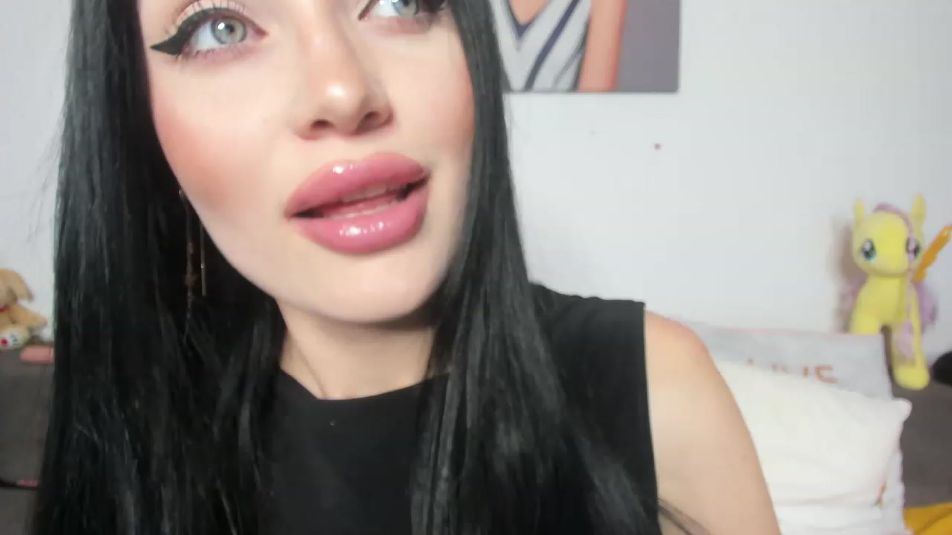 Gallery image thumbnail from AletaOcean's myfreecams stream on, 04/19/2023, 07:43 image 5 of 20