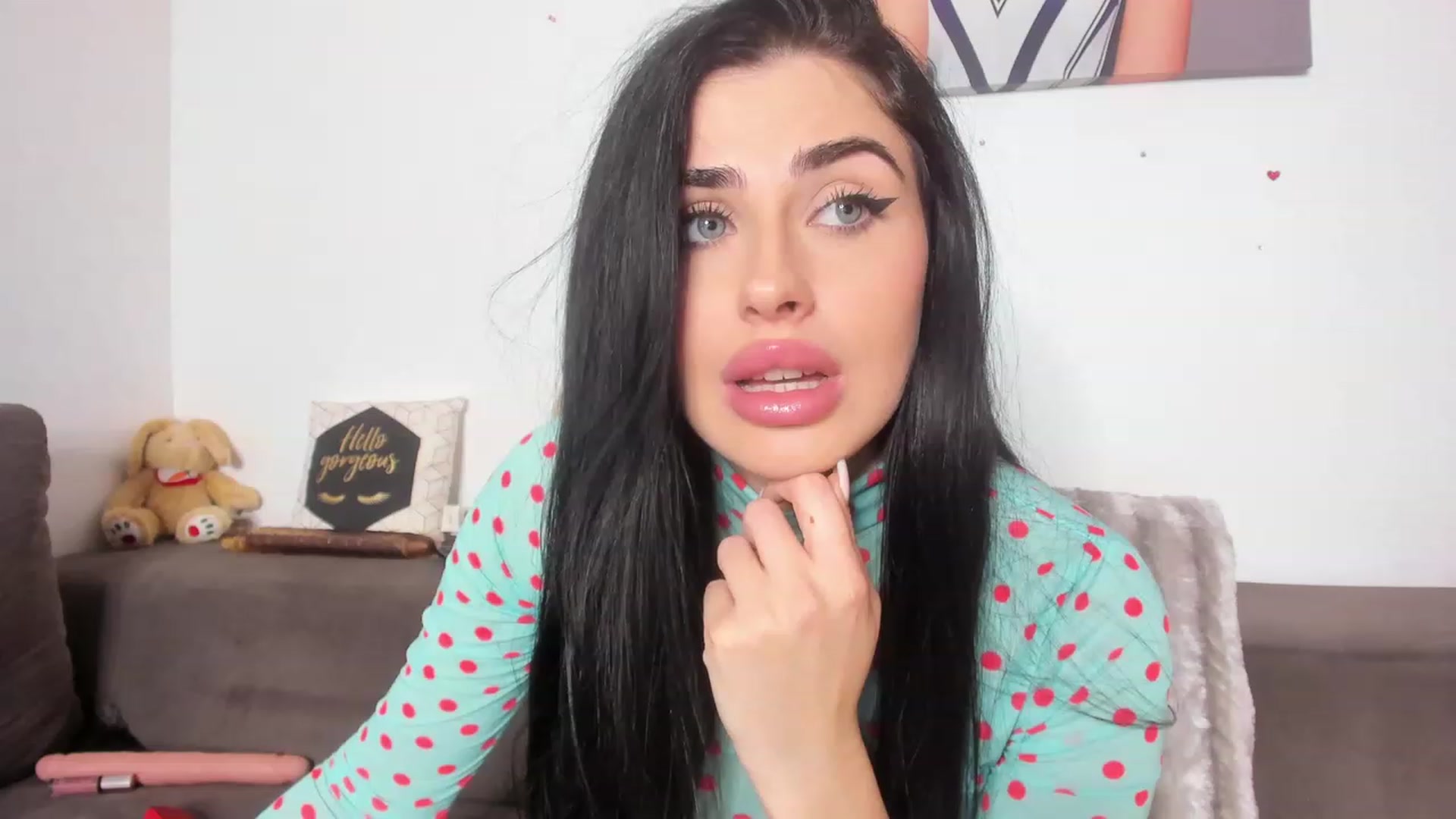 Gallery image thumbnail from AletaOcean's myfreecams stream on, 04/19/2023, 15:08 image 4 of 20