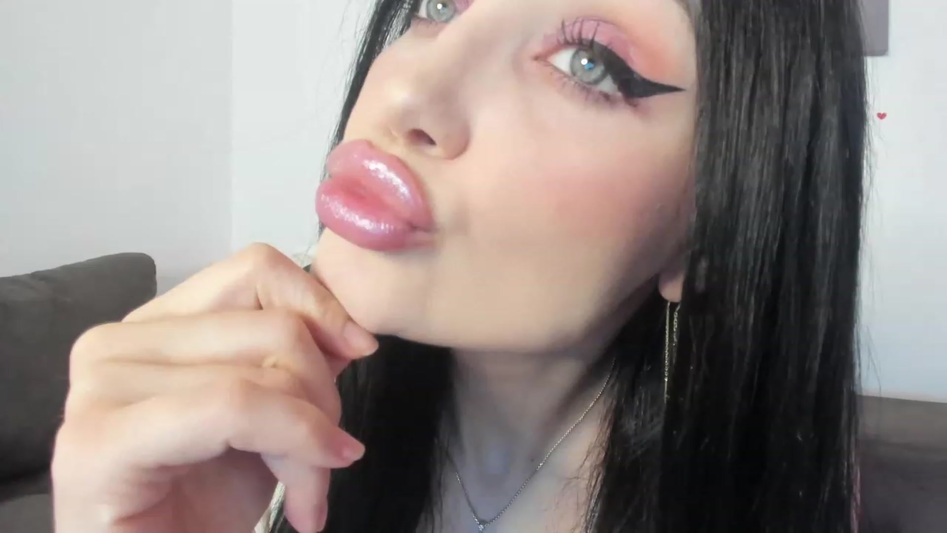 Gallery image thumbnail from AletaOcean's myfreecams stream on, 04/29/2023, 13:13 image 16 of 20