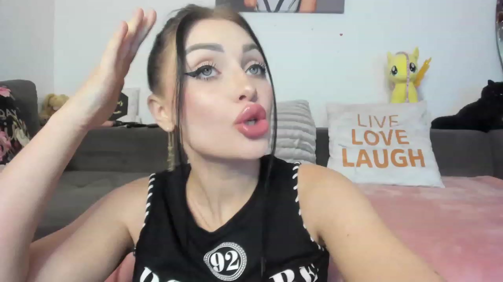 Gallery image thumbnail from AletaOcean's myfreecams stream on, 05/03/2023, 10:30 image 3 of 20