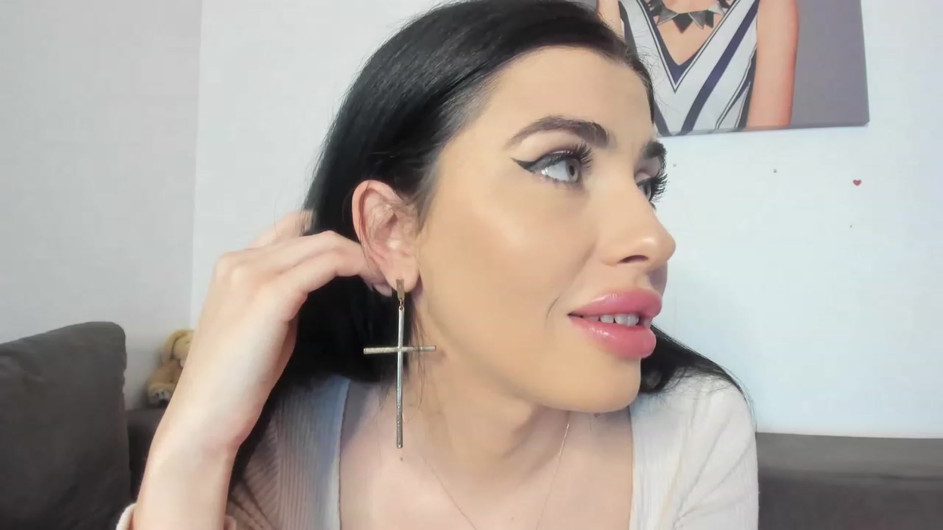 Gallery image thumbnail from AletaOcean's myfreecams stream on, 05/04/2023, 09:00 image 2 of 20