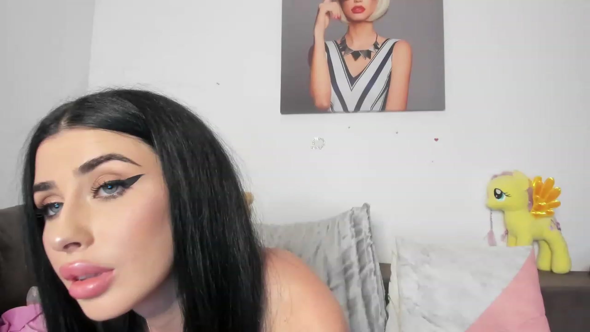 Gallery image thumbnail from AletaOcean's myfreecams stream on, 05/22/2023, 18:10 image 9 of 20