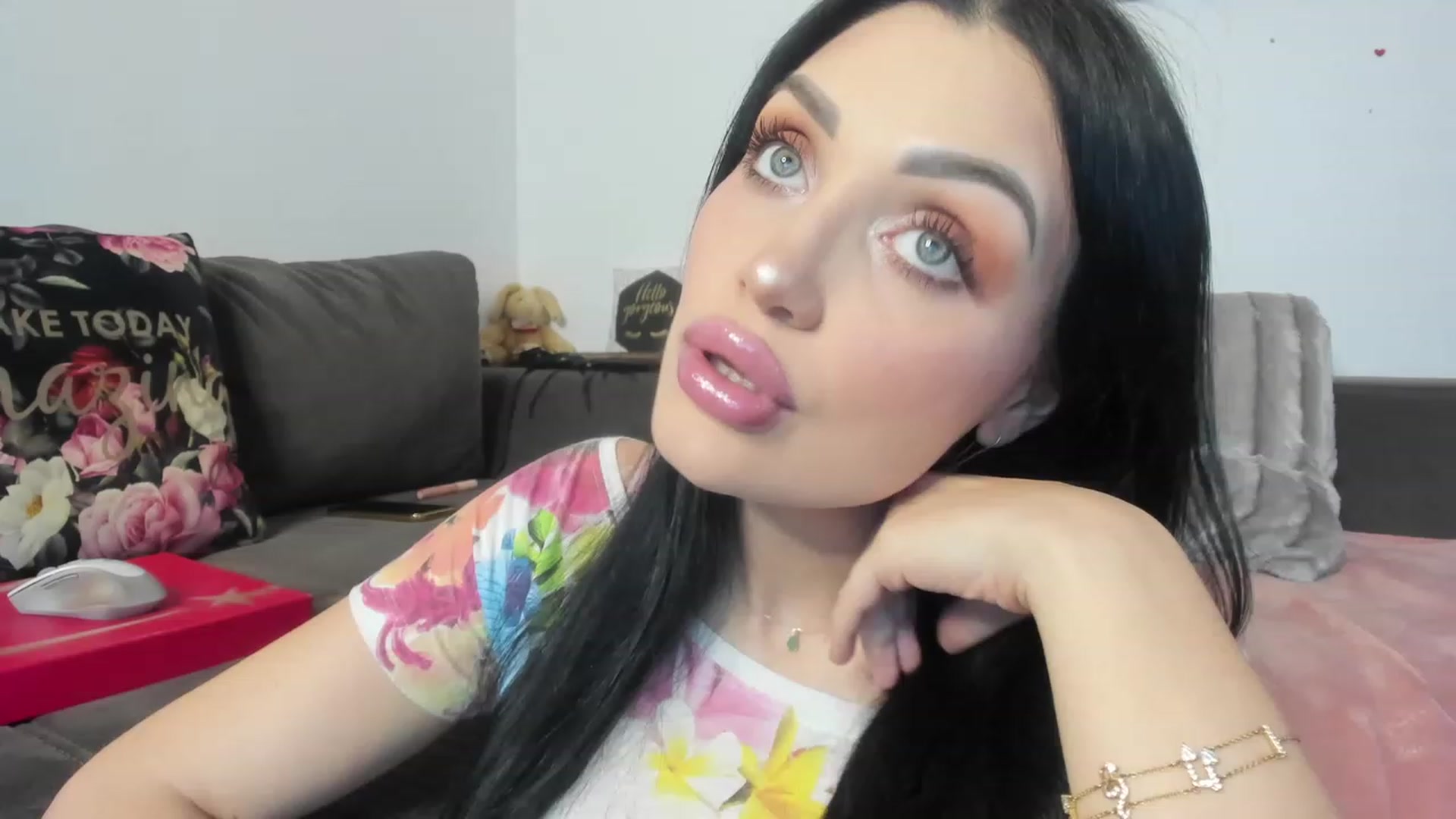 Gallery image thumbnail from AletaOcean's myfreecams stream on, 05/26/2023, 13:13 image 1 of 20