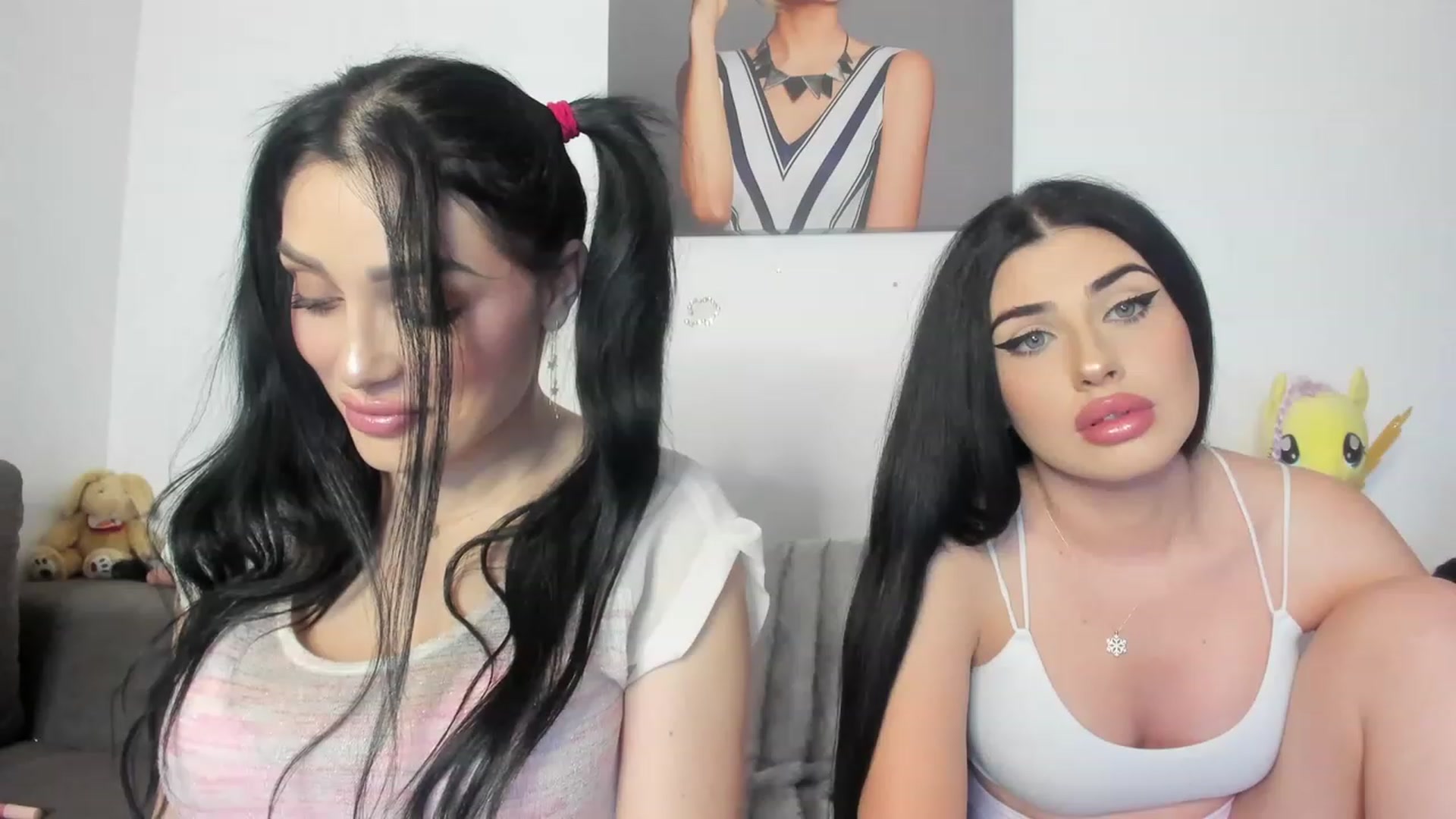 Gallery image thumbnail from AletaOcean's myfreecams stream on, 05/29/2023, 14:15 image 3 of 20