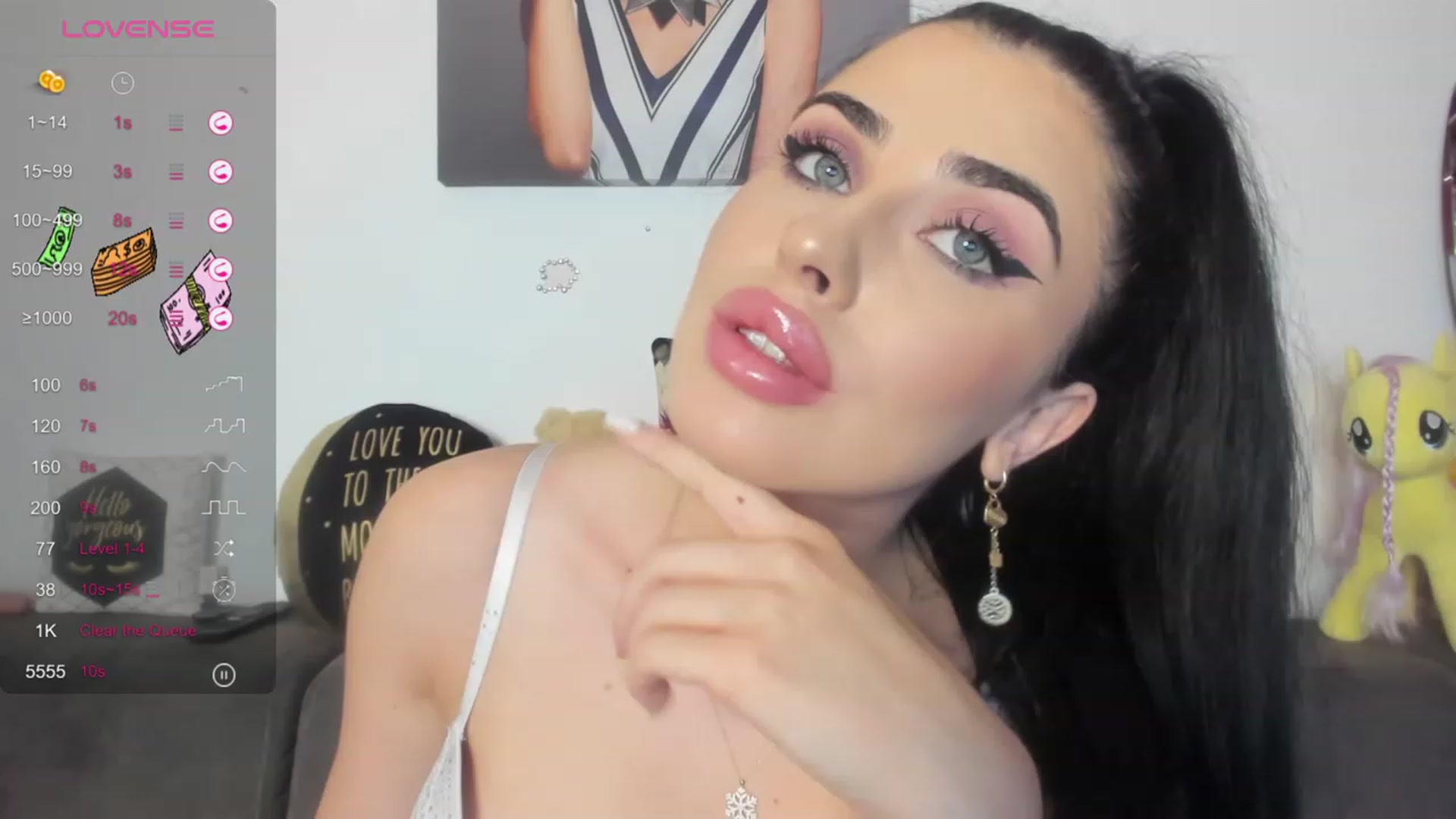 Gallery image thumbnail from AletaOcean's myfreecams stream on, 08/22/2023, 16:09 image 2 of 20