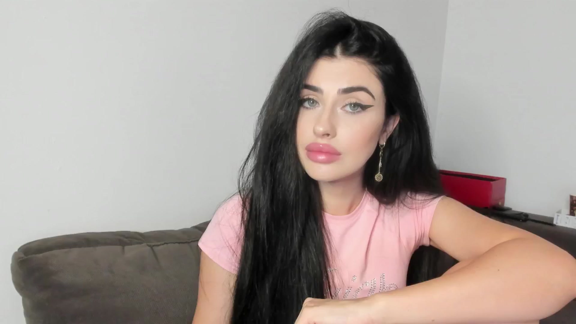 Gallery image thumbnail from AletaOcean's myfreecams stream on, 06/27/2024, 11:21 image 10 of 20