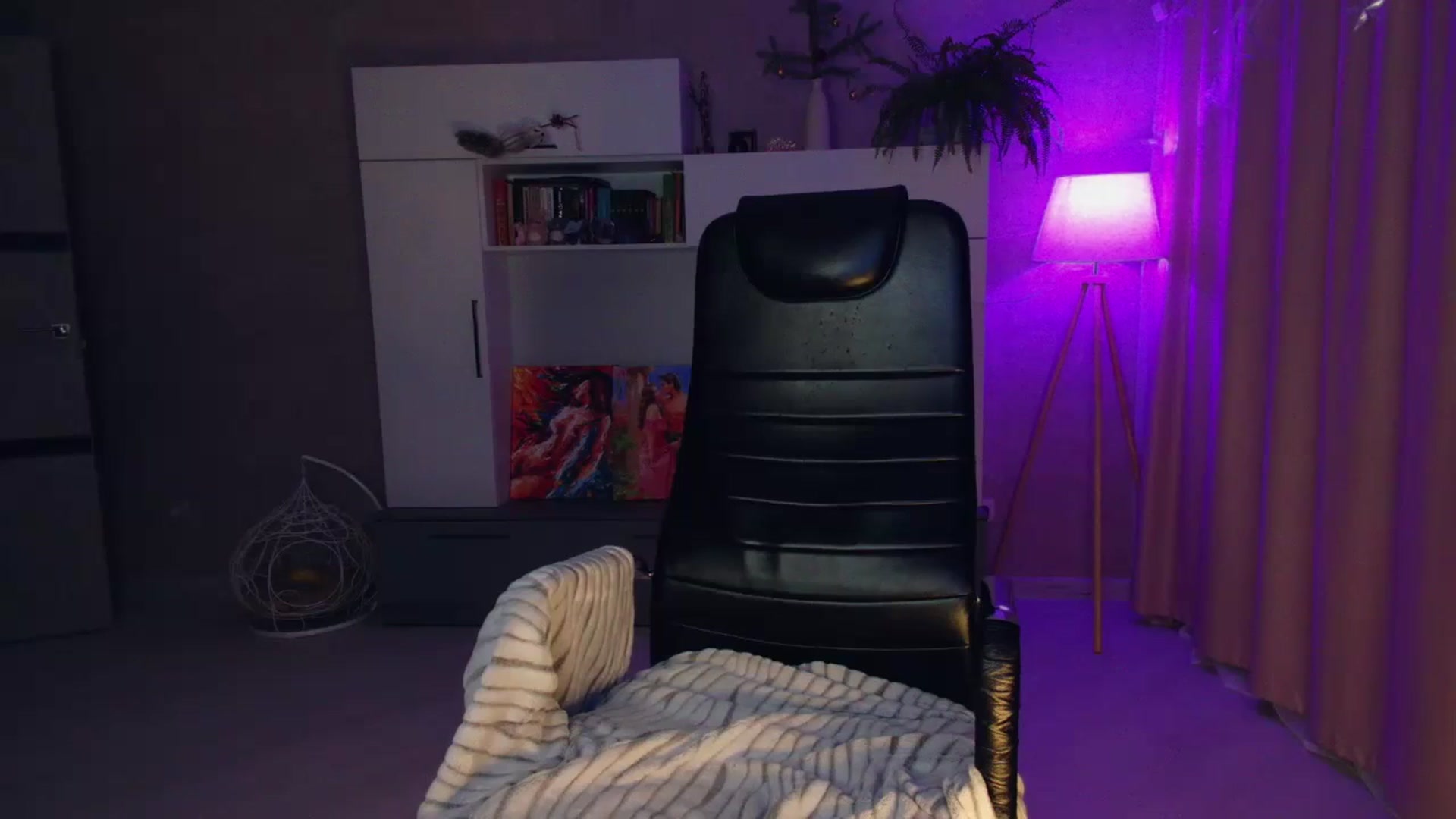 Gallery image thumbnail from AlexImpreza's myfreecams stream on, 01/01/2024, 14:10 image 16 of 20