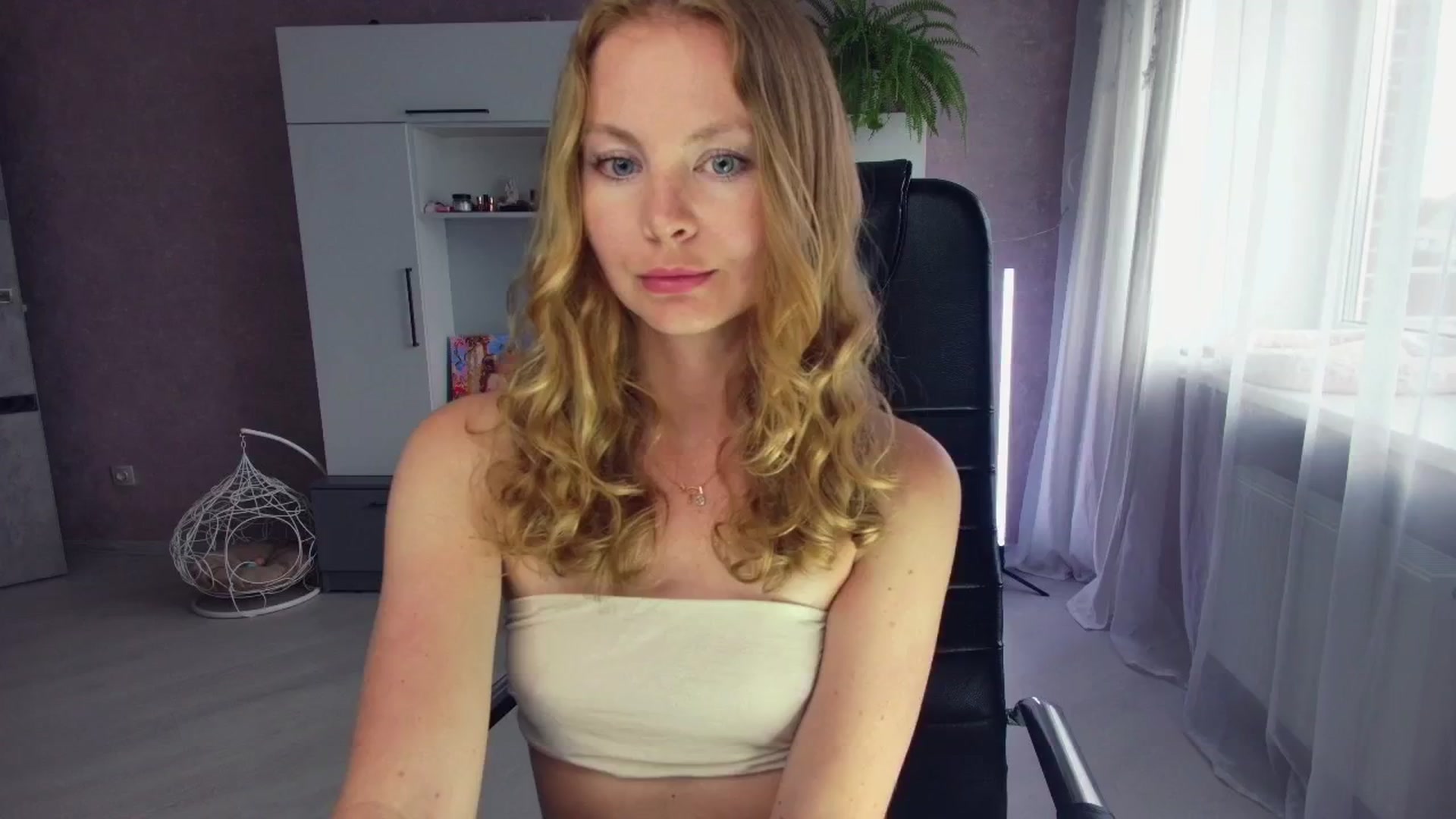 Gallery image thumbnail from AlexImpreza's myfreecams stream on, 04/21/2025, 14:57 image 18 of 20