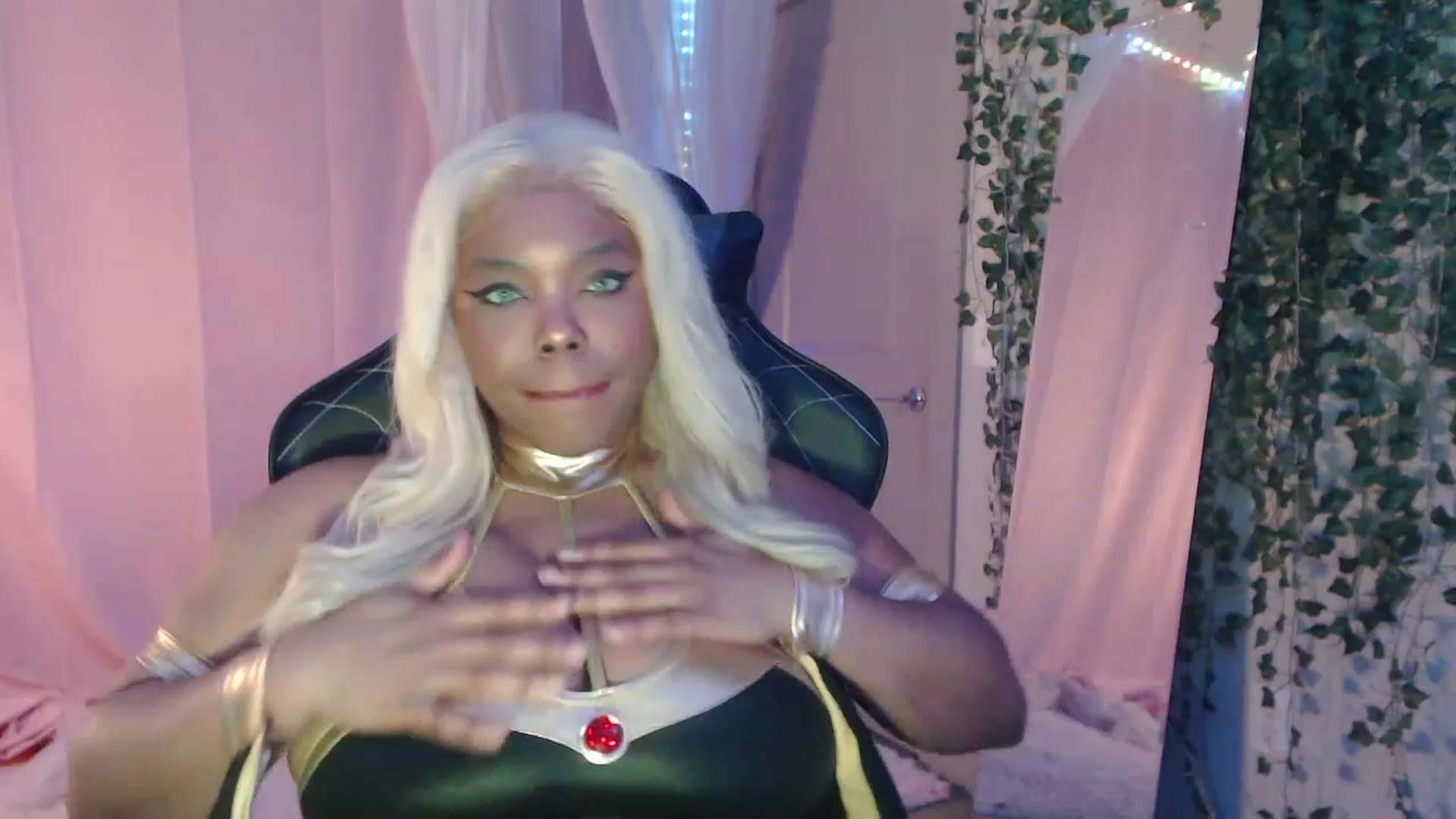 Gallery image thumbnail from AlexLilsecret's myfreecams stream on, 04/20/2023, 05:00 image 5 of 20