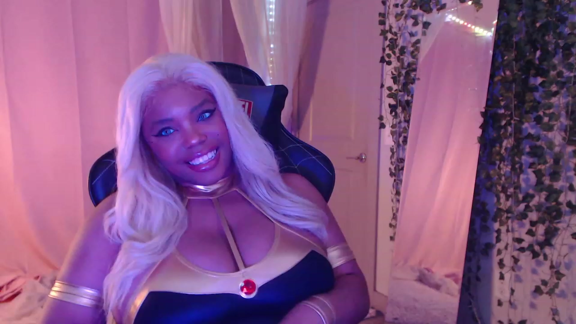 Gallery image thumbnail from AlexLilsecret's myfreecams stream on, 04/20/2023, 05:00 image 4 of 20
