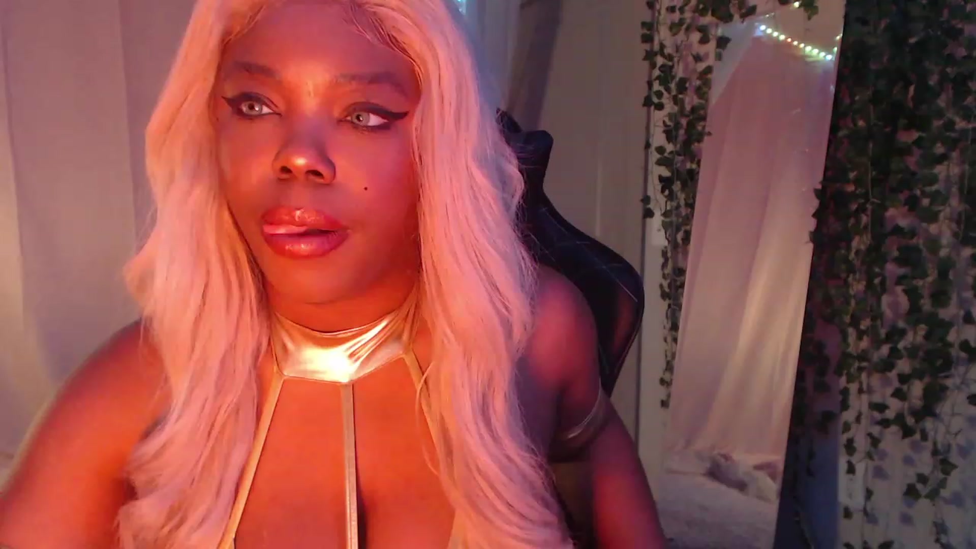 Gallery image thumbnail from AlexLilsecret's myfreecams stream on, 04/20/2023, 05:00 image 13 of 20