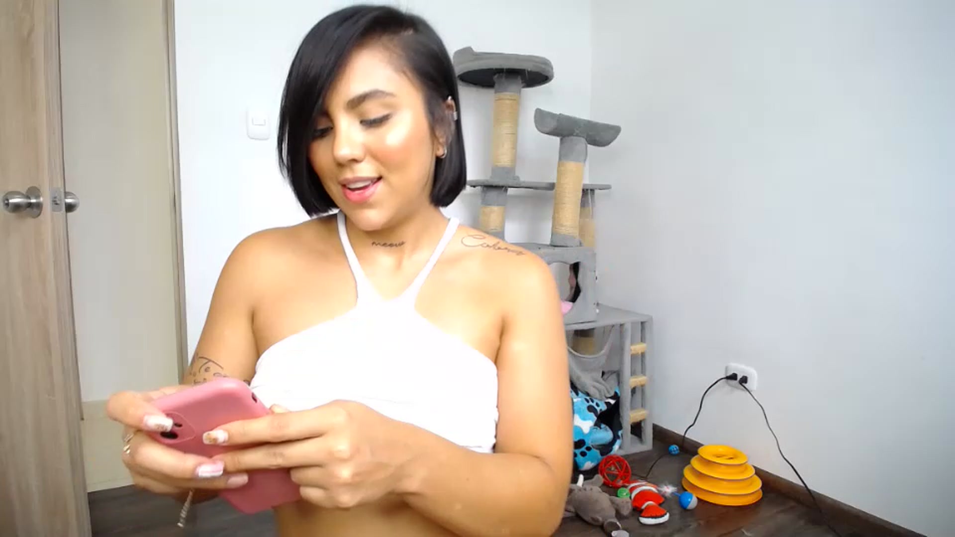 Gallery image thumbnail from AlexLions's myfreecams stream on, 11/25/2022, 19:19 image 15 of 20