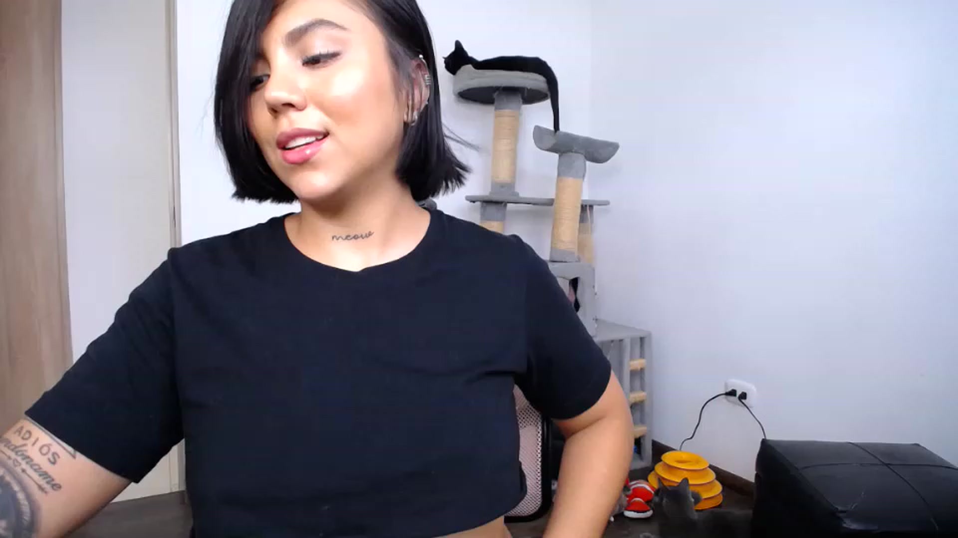 Gallery image thumbnail from AlexLions's myfreecams stream on, 11/26/2022, 18:56 image 15 of 20