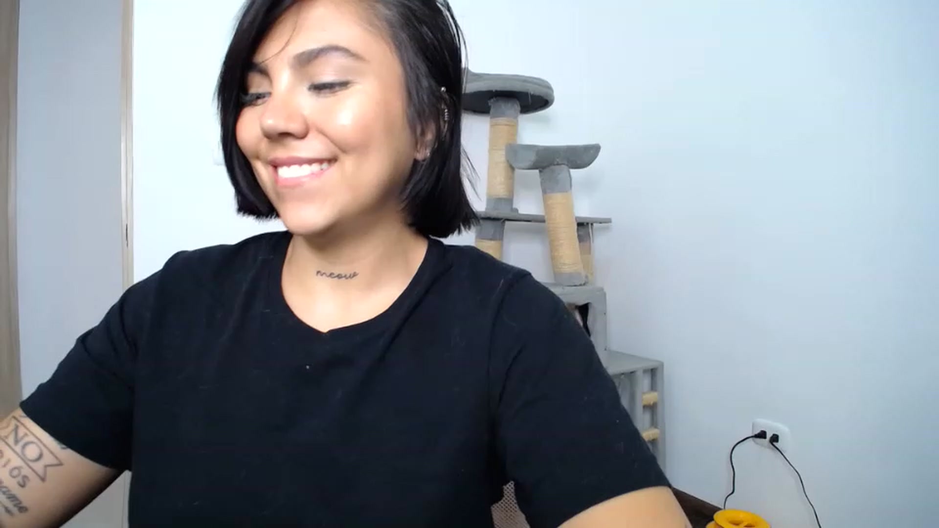Gallery image thumbnail from AlexLions's myfreecams stream on, 11/27/2022, 03:49 image 5 of 20