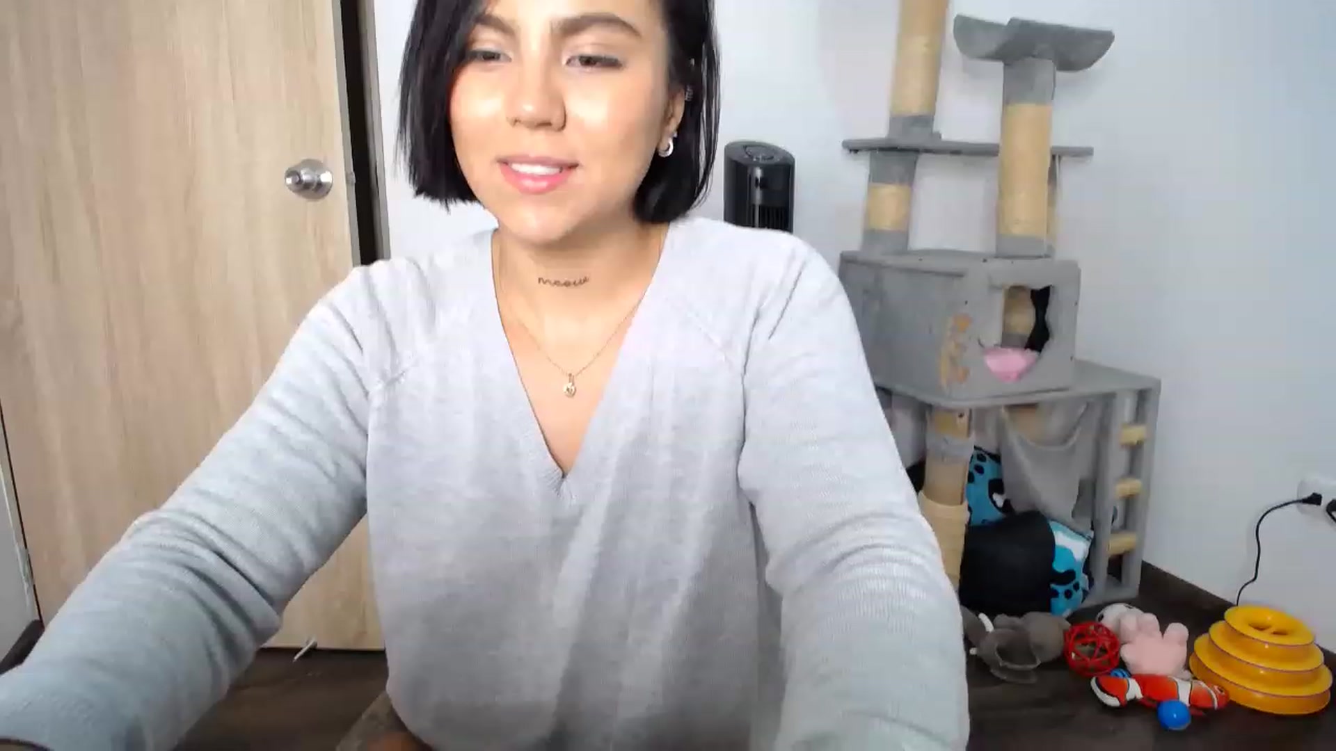Gallery image thumbnail from AlexLions's myfreecams stream on, 11/29/2022, 24:09 image 16 of 20
