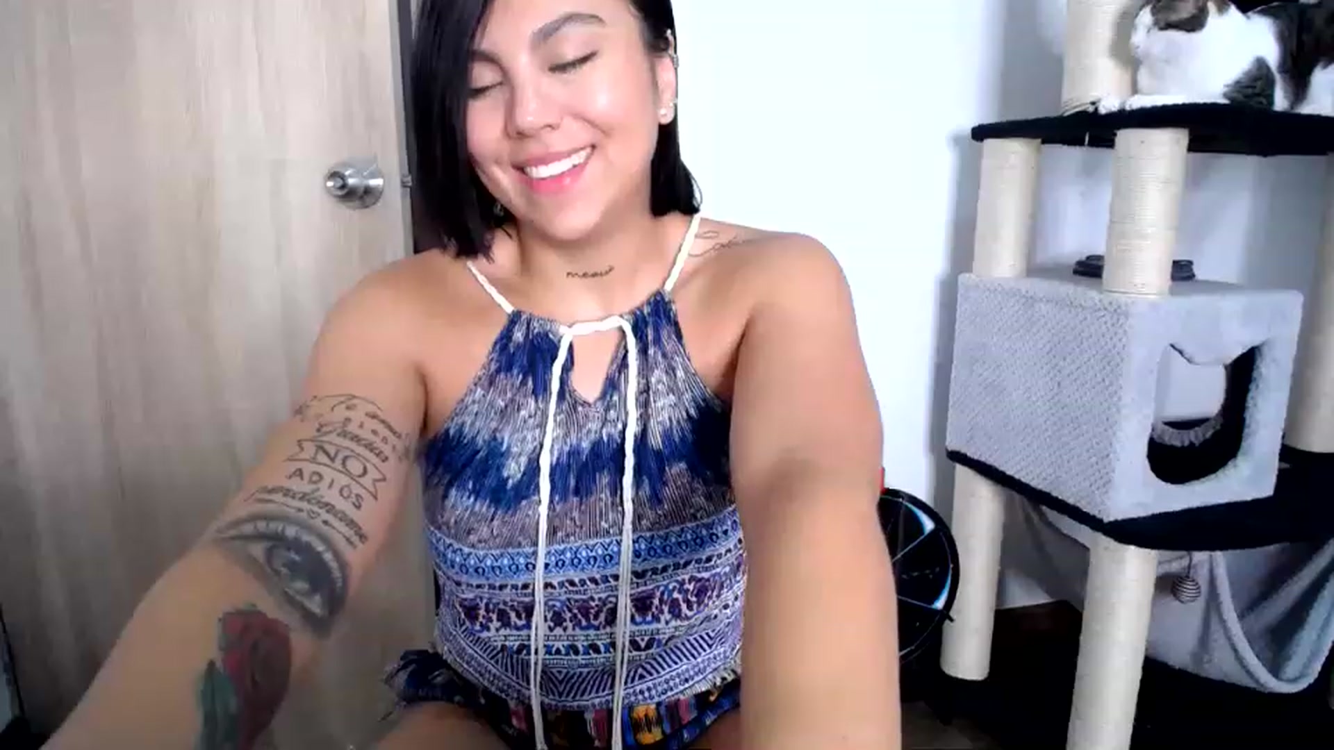 Gallery image thumbnail from AlexLions's myfreecams stream on, 01/17/2023, 01:19 image 12 of 20