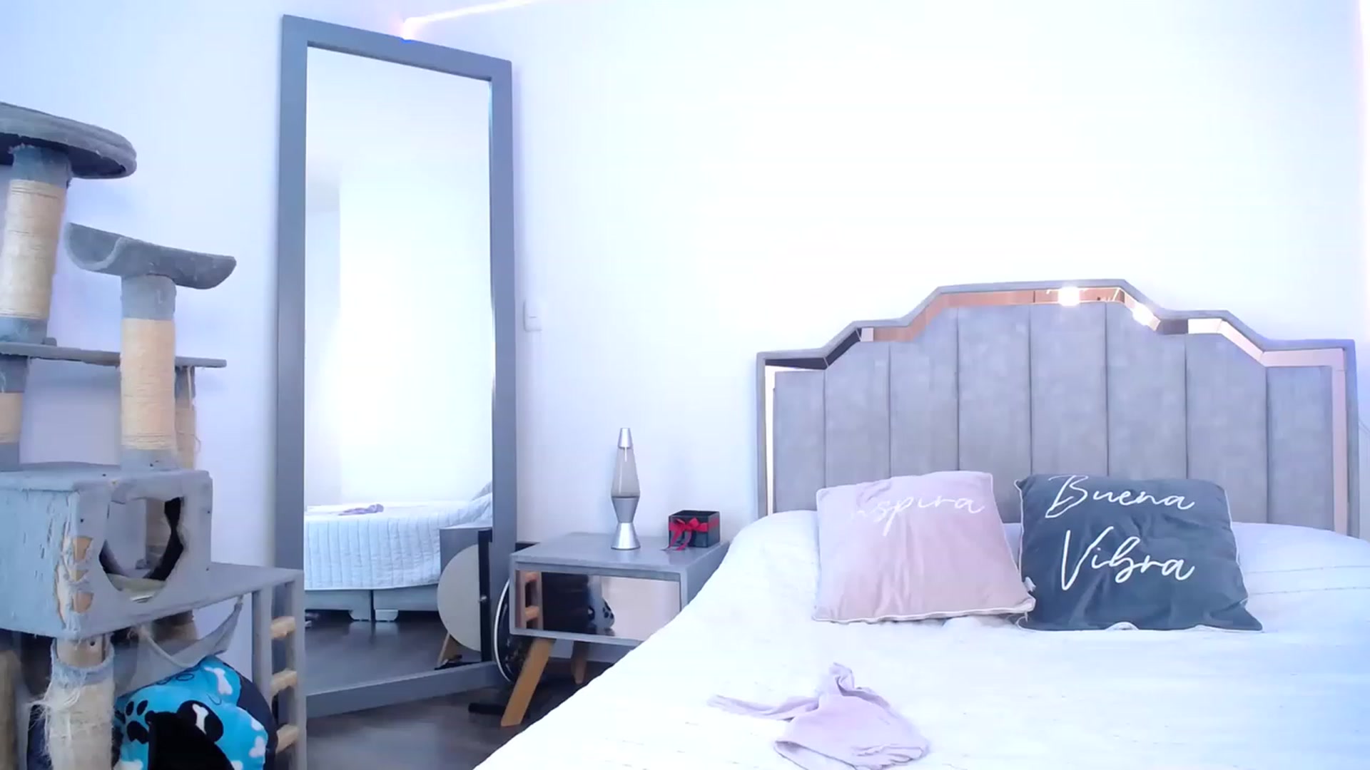 Gallery image thumbnail from AlexLions's myfreecams stream on, 03/08/2023, 18:04 image 19 of 20